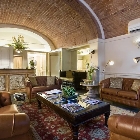 Art Atelier - Place Of Charme