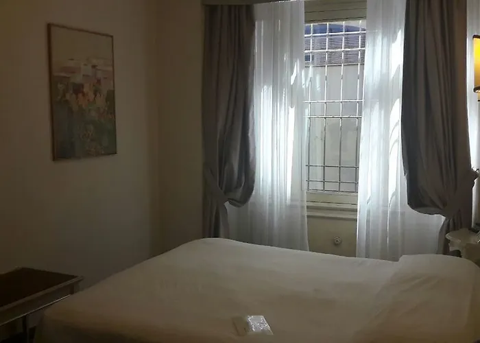 Art Atelier - Place Of Charme 4* Florenz